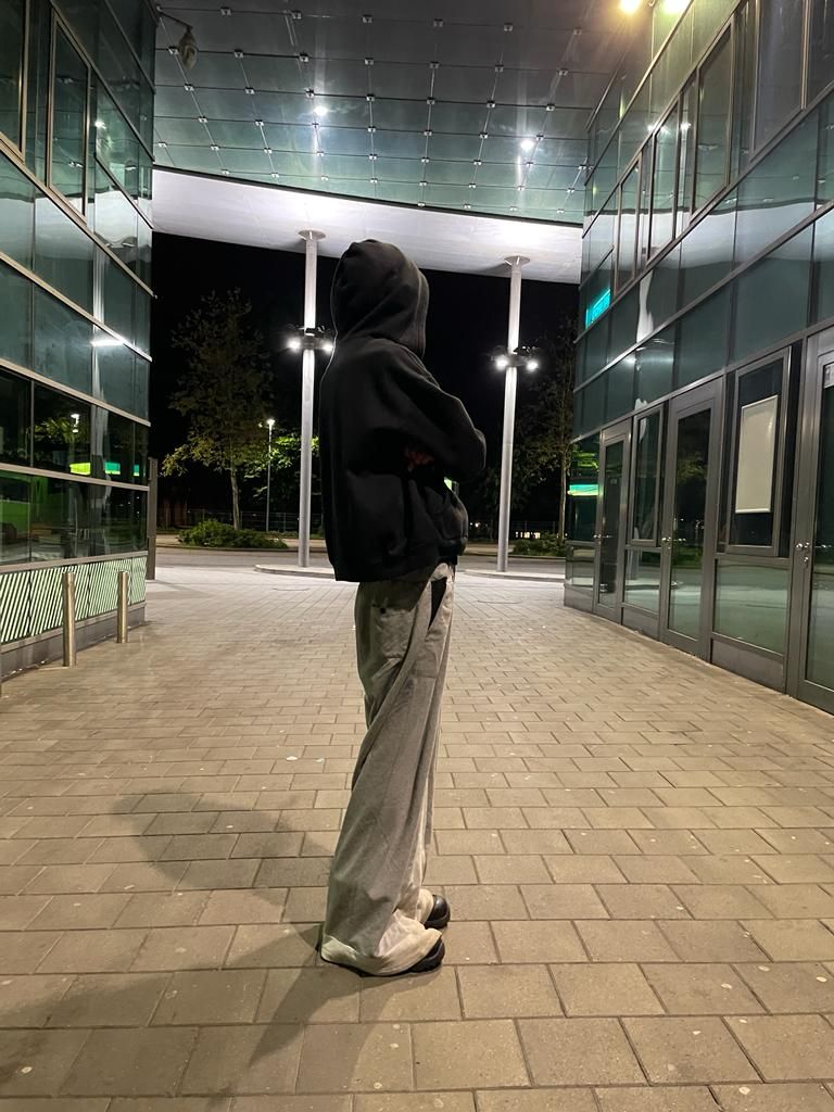 Joshua (18) aus Hamburgs Norden hörte nach einem schlechten Trip und Panikattacke auf zu Kiffen.