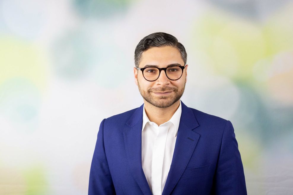 Koorosh Armi ist stellvertretender Vorsitzender der SPD Eimsbüttel und Sprecher für Verkehr und Mobilität – und wohnt selbst nah am A7-Deckel Schnelsen.