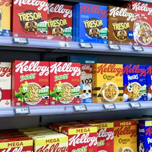Edeka streitet mit Kelloggs über Preissteigerung.