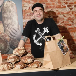 Bäckermeister Sören Korte in seiner Brotmanufaktur