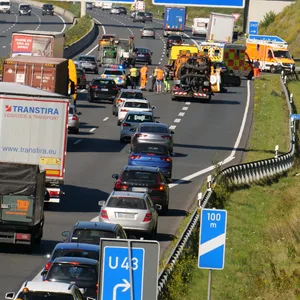 In den Unfall waren mehrere Fahrzeuge verwickelt.