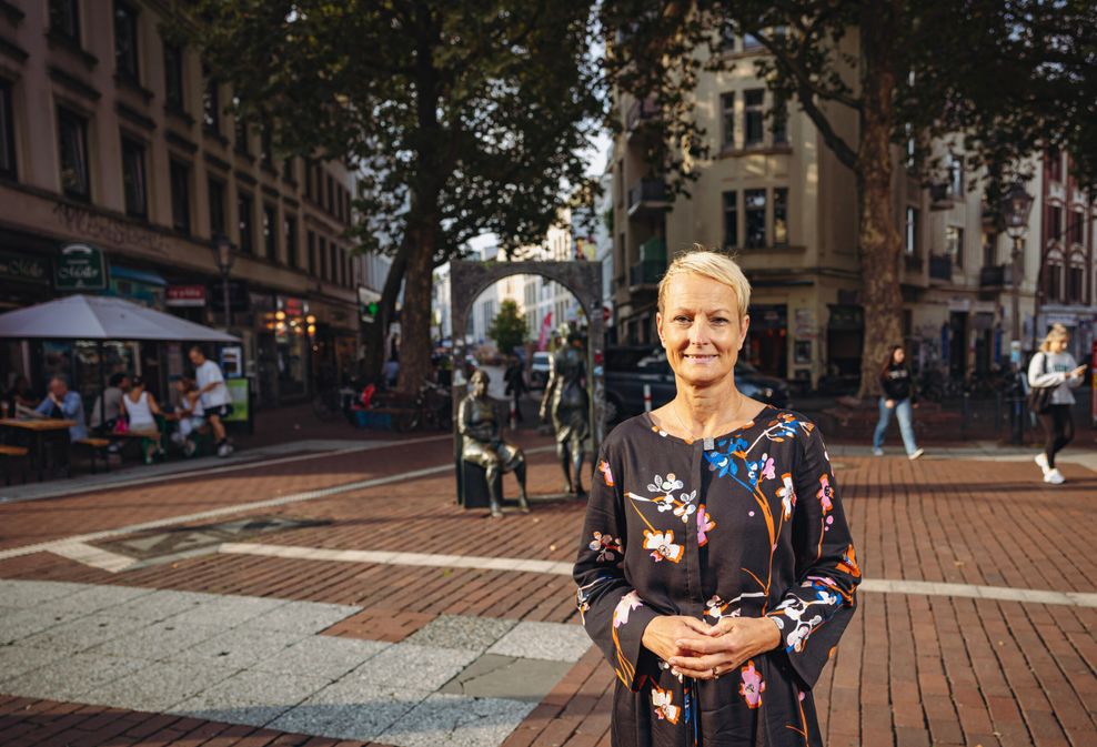 Stefanie von Berg am „Ottenser Kreuz“