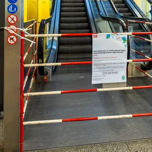 Die Rolltreppe am Bahnhof Dammtor ist seit Anfang September kaputt.