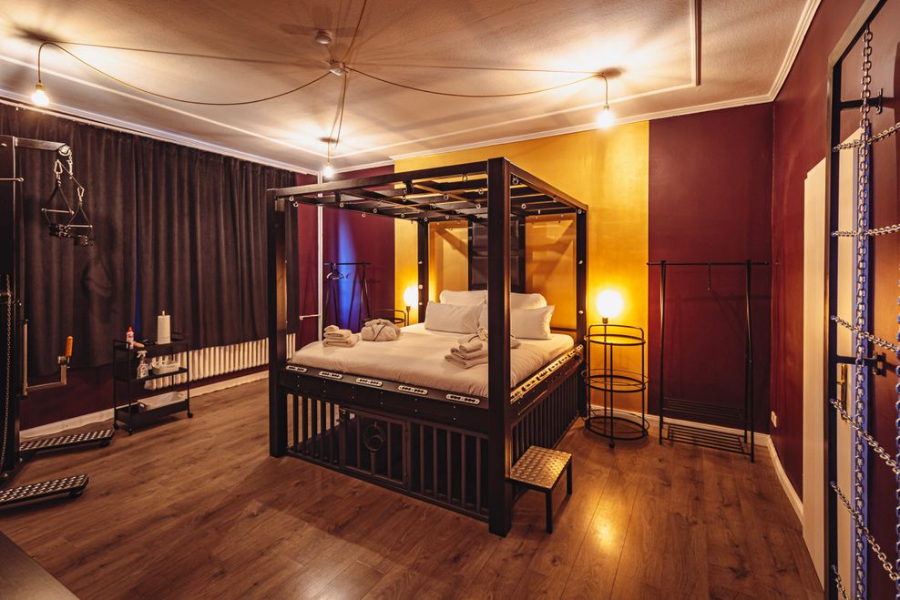Das Schlafzimmer des Fetisch Lofts an der Spaldingstraße