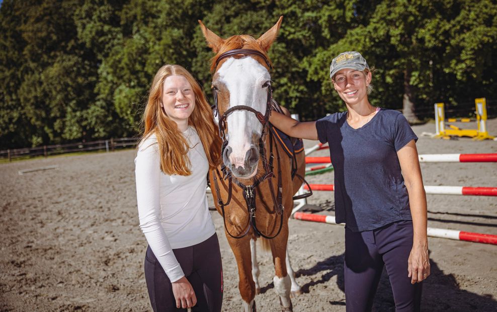 Trainerin Lilly Mathes arbeitet wie ein „Mental Coach“: Es geht nicht nur um die sportliche Leistung, sondern genauso um die Beziehung zwischen Mensch und Pferd.