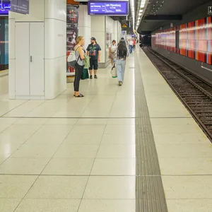 Die S-Bahnstation Harburg Rathaus wird bereits seit 2019 saniert – und ist immer noch nicht fertig.