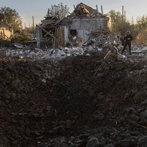 Zerstörung nach einem russischen Angriff auf ein Wohnviertel in Kostjantyniwka in der Region Donezk.