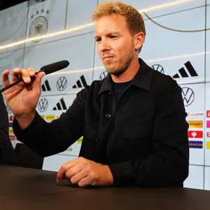 Julian Nagelsmann bei seiner ersten Pressekonferenz als Bundestrainer