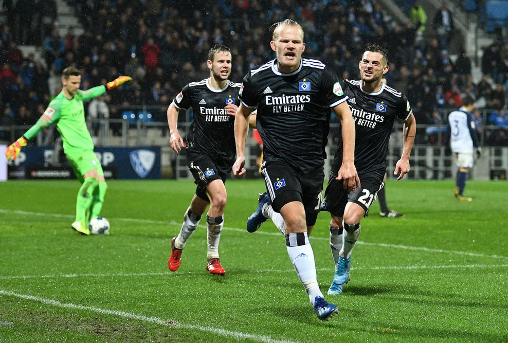 Joel Pohjanpalo bejubelt 2020 ein HSV-Tor in Bochum