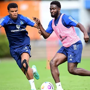 Ransford Königsdörffer und Stephan Ambrosius im Training beim HSV
