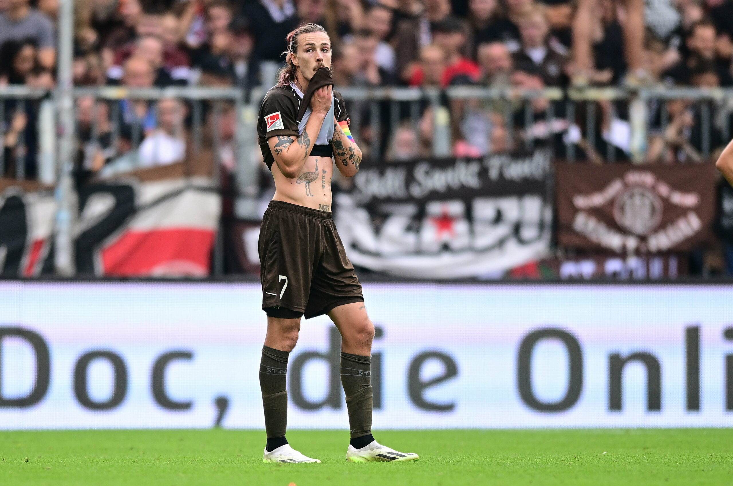 Jackson Irvine im Trikot des FC St. Pauli