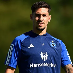 Ludovit Reis beim Training des HSV