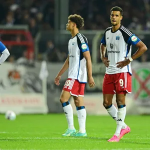 Levin Öztunali, Andras Nemeth und Robert Glatzel vom HSV