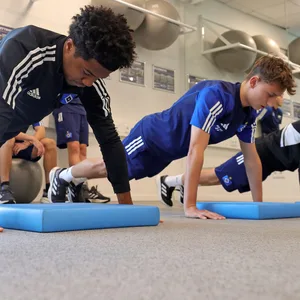 HSV-Talente trainieren im Nachwuchsleistungszentrum