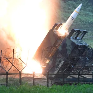 Die von den USA gelieferten ATACMS-Raketen haben eine Reichweite von bis zu 165 Kilometern, könnten die militärischen Möglichkeiten der Ukraine deutlich verbessern.