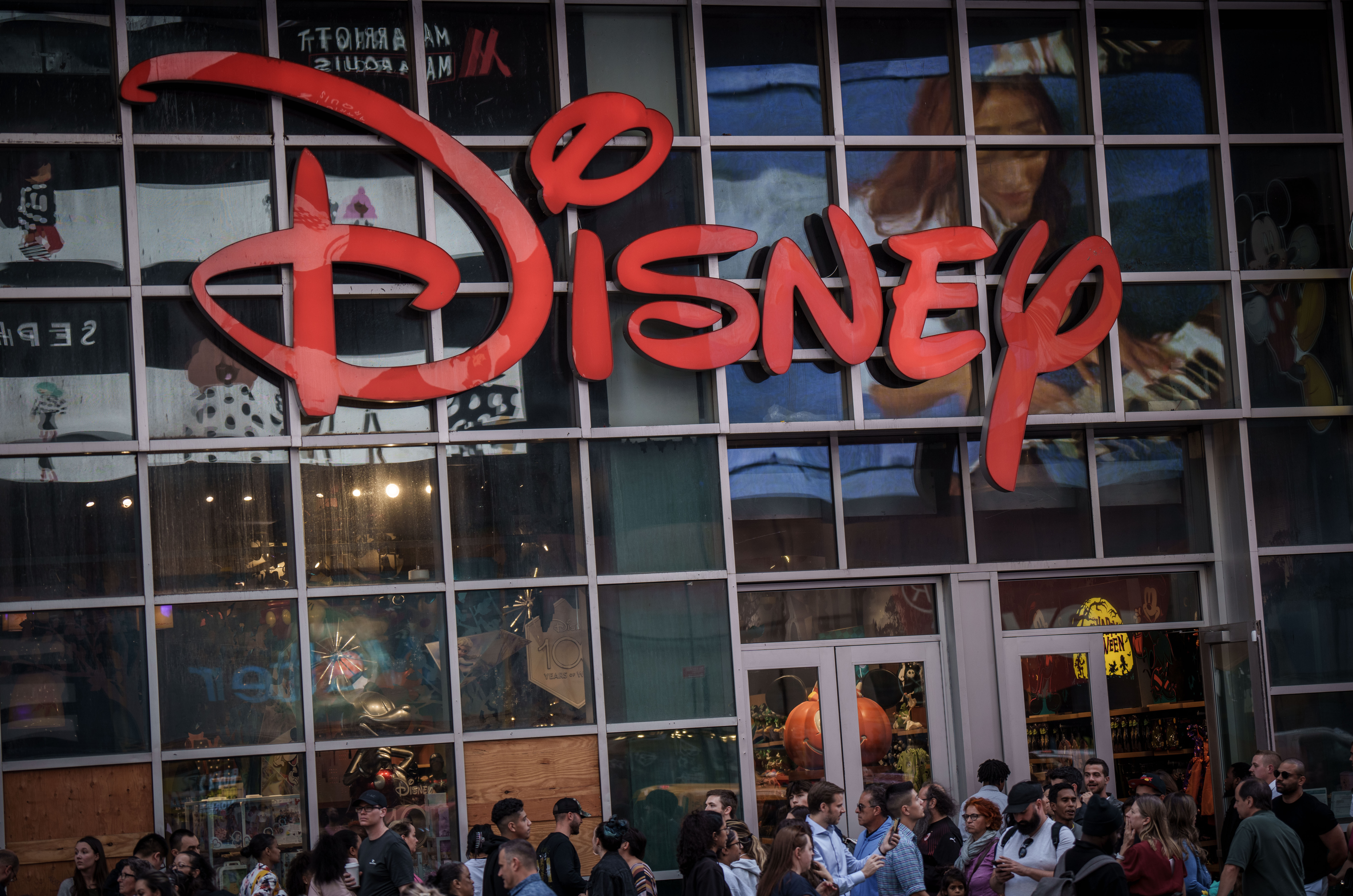 Disney: Hundert Jahre nach der Gründung noch immer ein voller Erfolg und trotzdem hat das Unternehmen mit Problemen zu kämpfen.