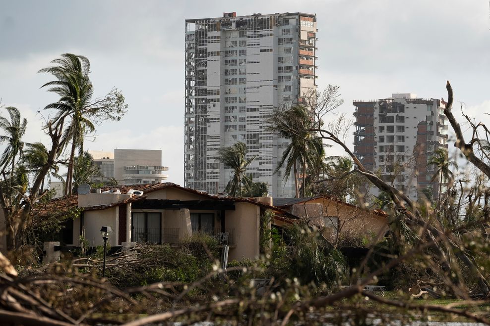 Zerstörte Gebäude nach dem Hurrikan in Acapulco