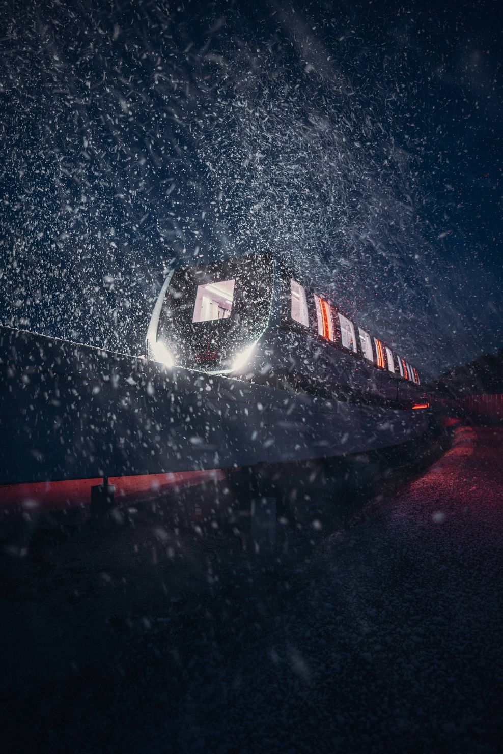 Die Magnetschwebebahn führe auch bei Schietwetter zum HSV-Stadion.