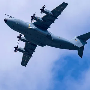 Ein Transportflugzeug vom Typ Airbus A400M der Luftwaffe (Archivbild).