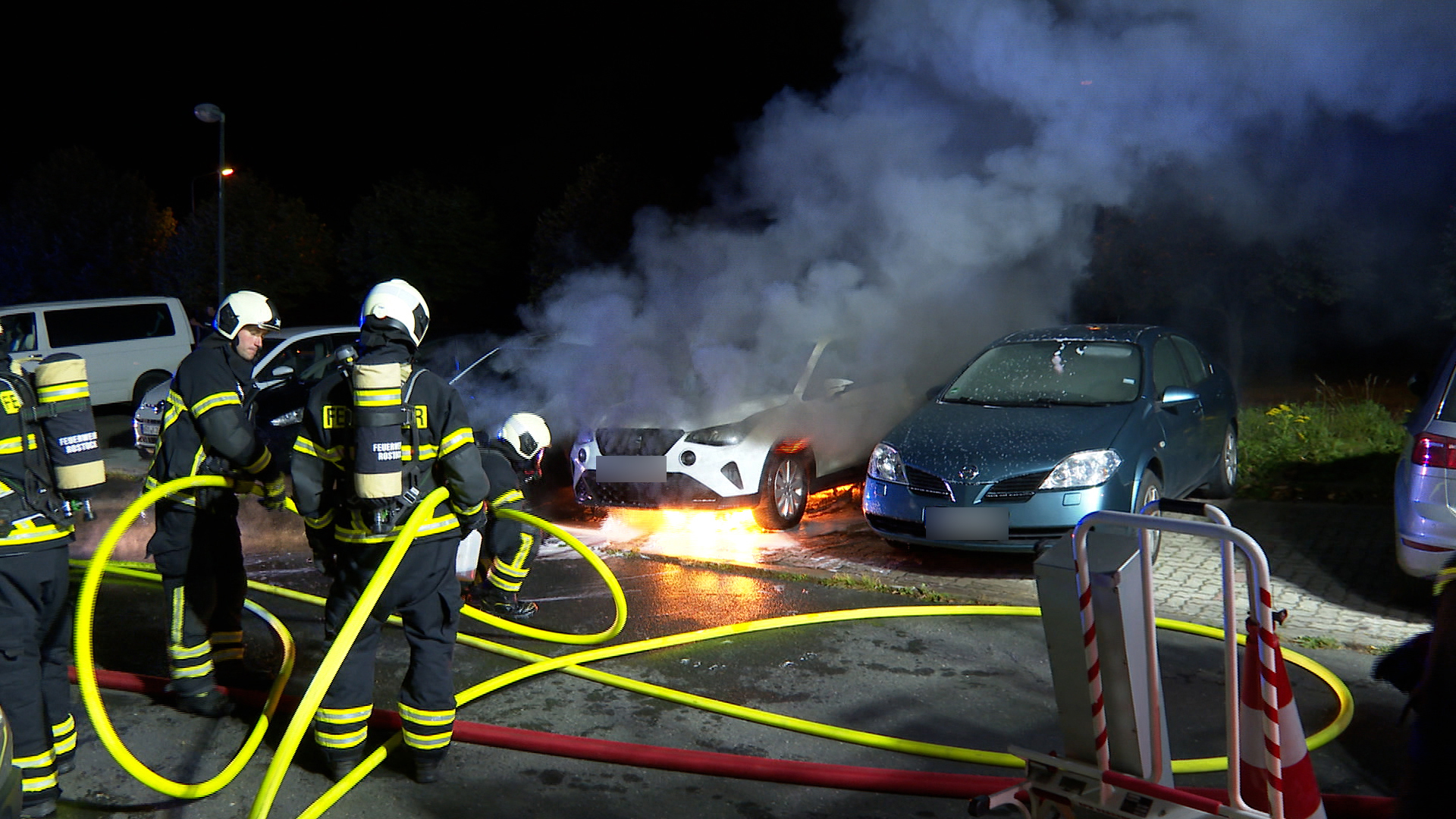 Erneut Autos in Rostock in Flammen