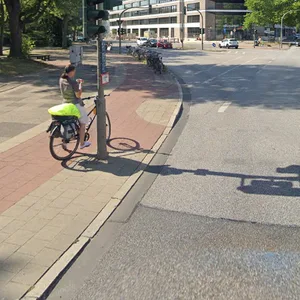 Bramfelder Chaussee/Ecke Werner-Otto-Straße
