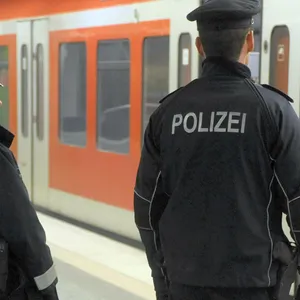 Blutiger Streit auf Hamburger Bahnhof – Mann verletzt in Klinik