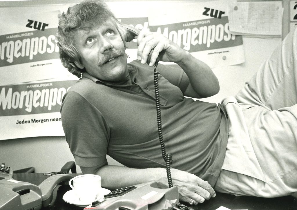 Carlo mit Telefonhörer