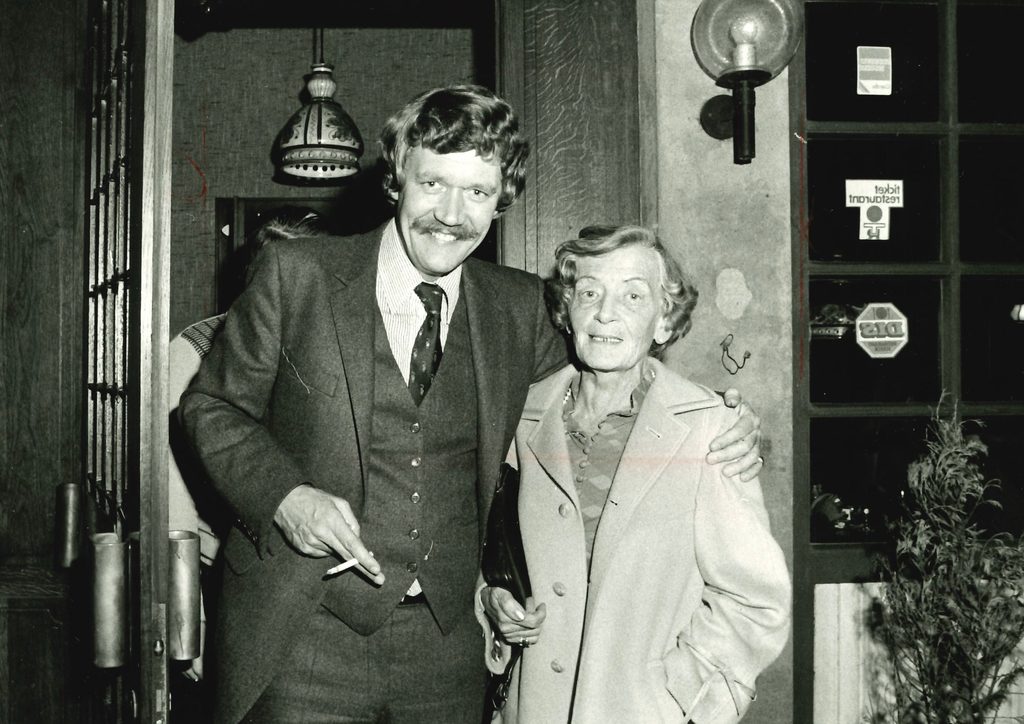 Carlo mit seiner Mutter