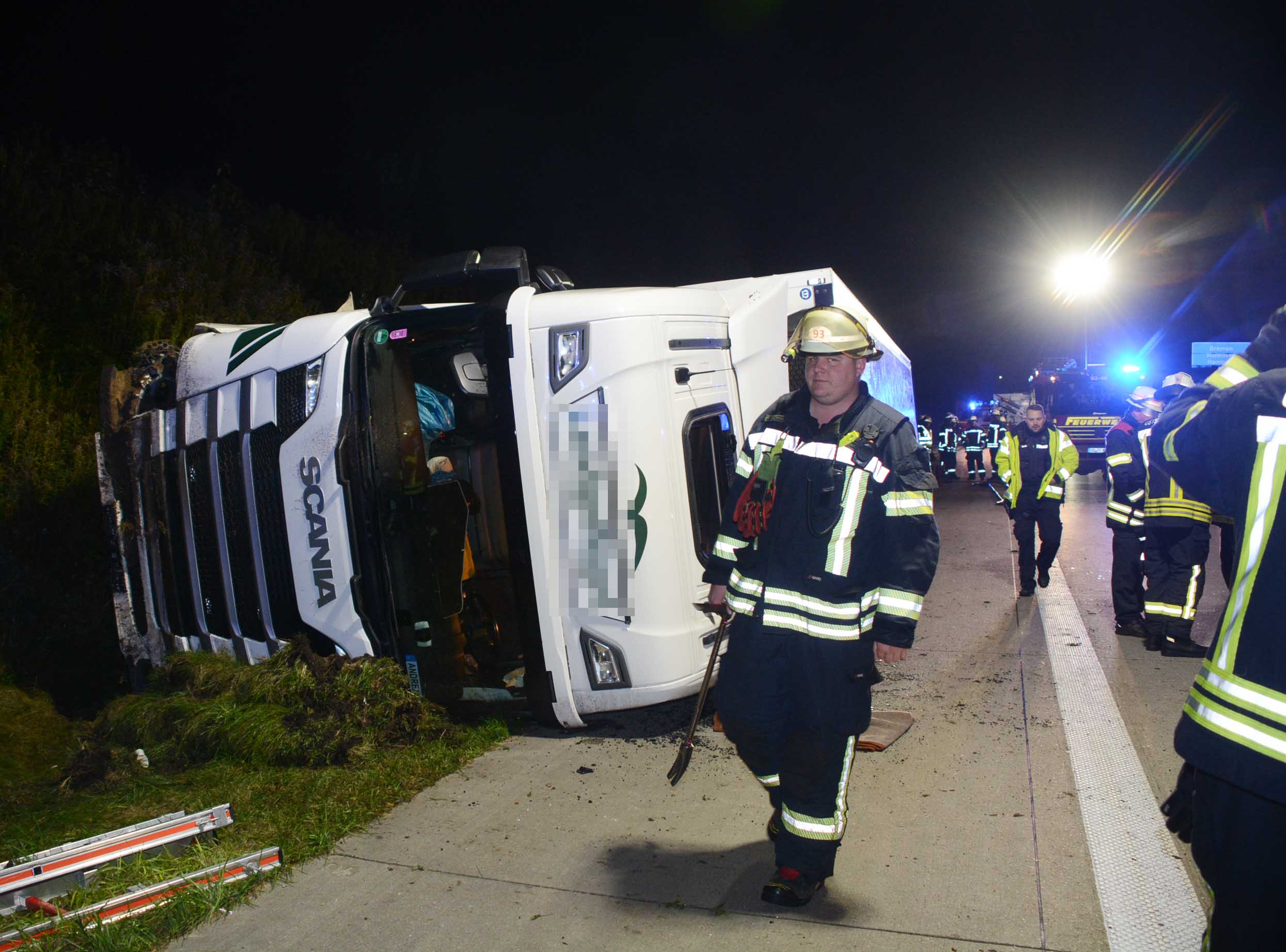 Lkw-Unfall auf A1 – Autobahn teilweise gesperrt