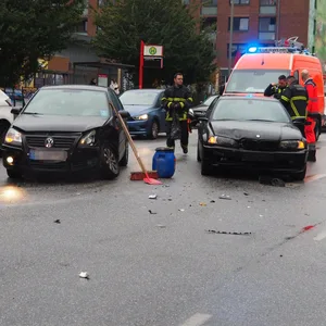 Beim Einbiegen übersah der Polo-Fahrer den BMW, mit fatalen Folgen.