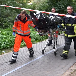 In Hamburg: Passanten entdecken Wasserleiche in See