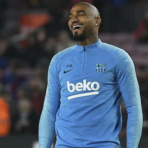 Kevin-Prince Boateng lacht im Dress des FC Barcelona
