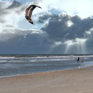 Der Strand von St. Peter Ording – hier geschah das tragische Unglück. (Archivbild)