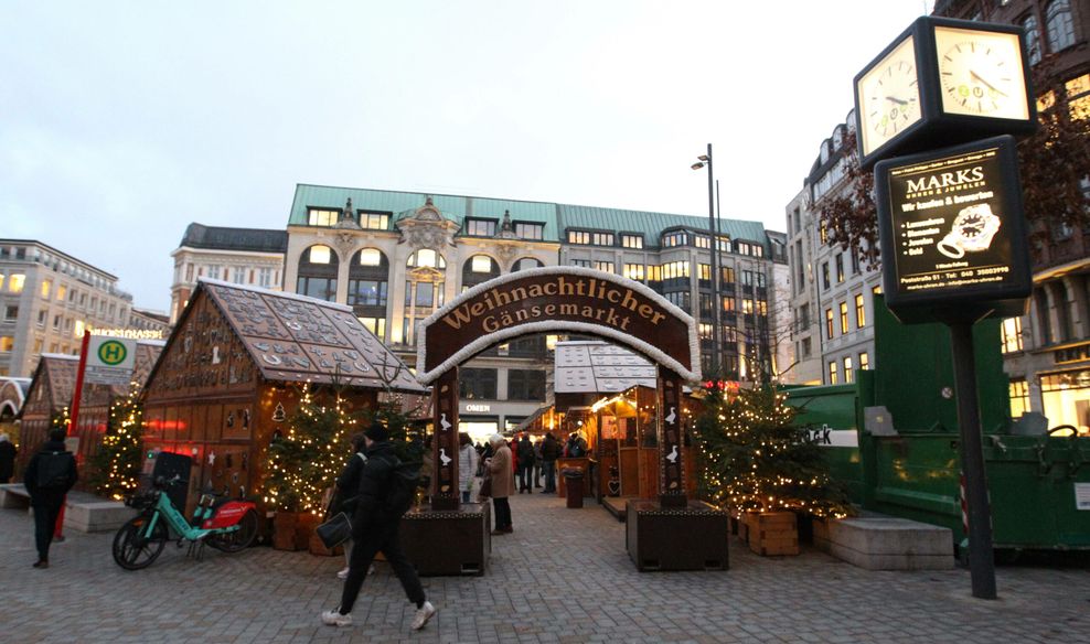 Der Weihnachtsmarkt auf dem Gänsemarkt (Archivbild)