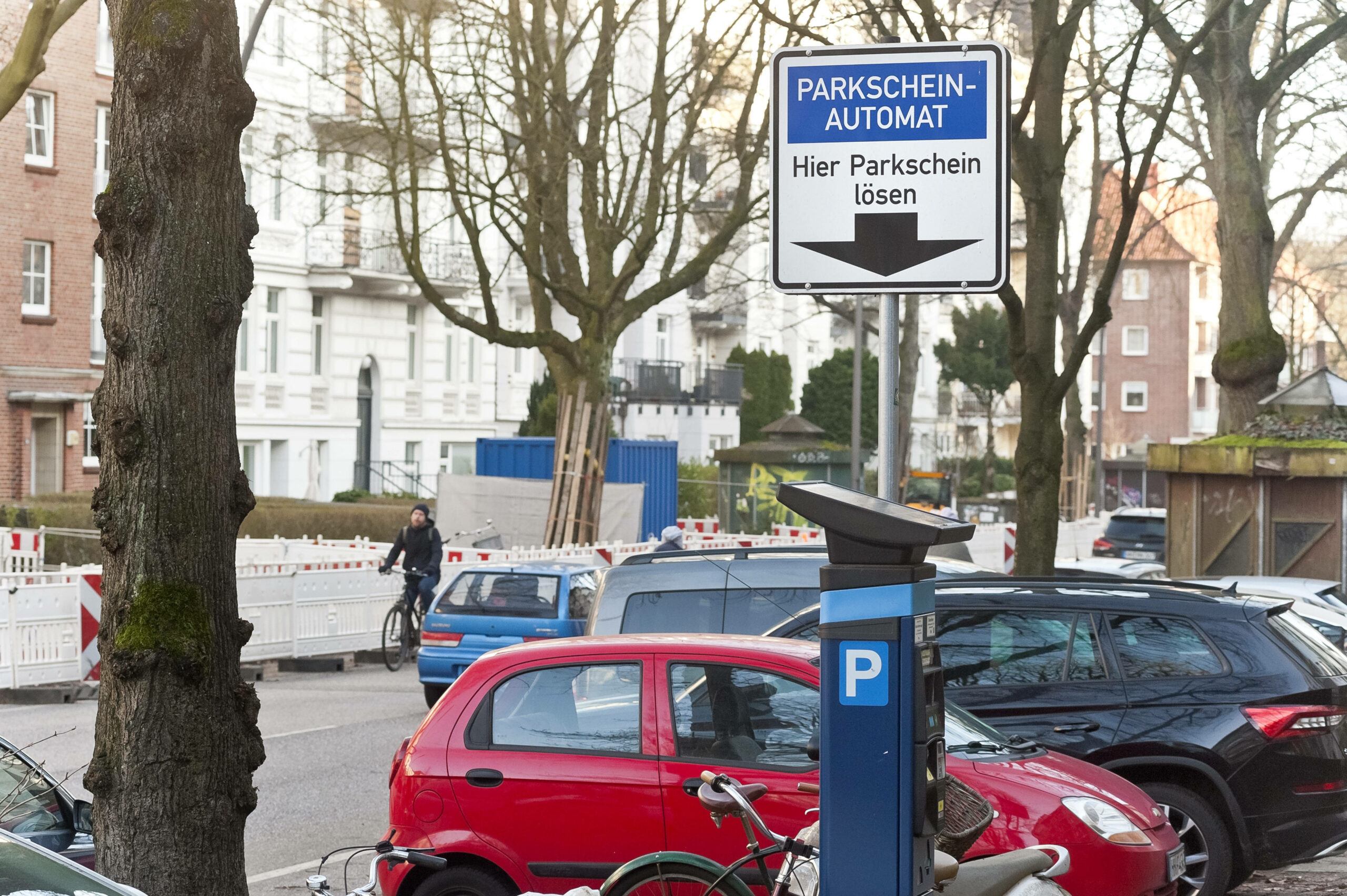 Eine Bewohnerparkzone in Hamburg. „Überlappungszonen” sollen das Parken vereinfachen.