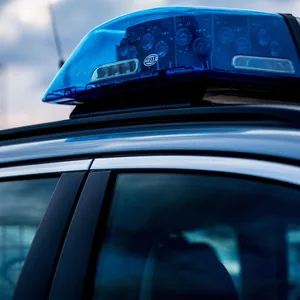 Das Blaulicht eines Polizei-Wagend (Symbolbild).