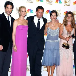 In den 1990er Jahren wurde Matthew Perry (3 v.l.) durch seine Rolle in der Kult-Serie „Friends“ berühmt.