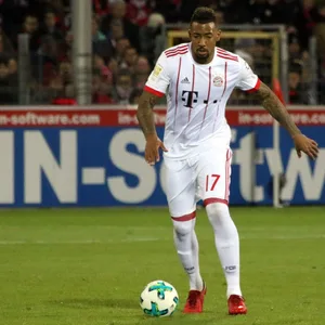 Jérome Boateng auf dem Fußballfeld