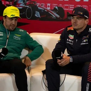 Fernando Alonso, Max Verstappen und Lewis Hamilton
