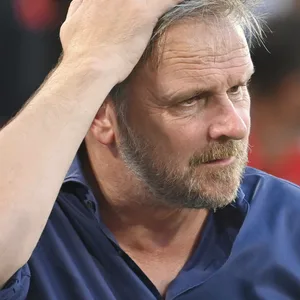 Didi Hamann kratzt sich am Kopf
