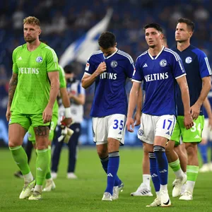 Ralf Fährmann, Marcin Kaminski und Yusuf Kabadayi vom FC Schalke 04