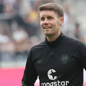 Fabian Hürzeler lächelt