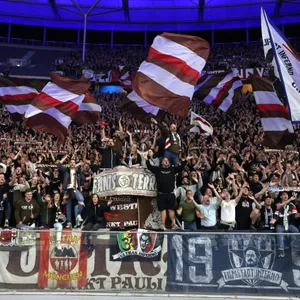 Die Fankurve des FC St. Pauli in Berlin