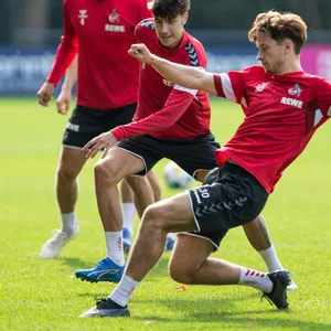 Noah Katterbach im Training des 1. FC Köln