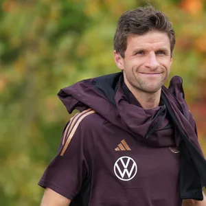 Thomas Müller lächelt