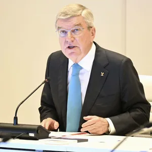 Thomas Bach hält eine Rede