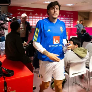 Victor Lindelöf nach der Pressekonferenz der Schweden
