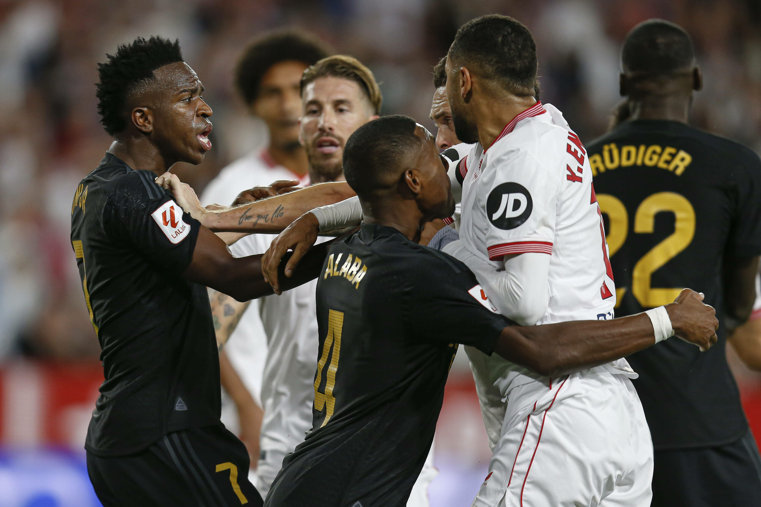 Rudelbildung zwischen Spielern von Real Madrid und dem FC Sevilla