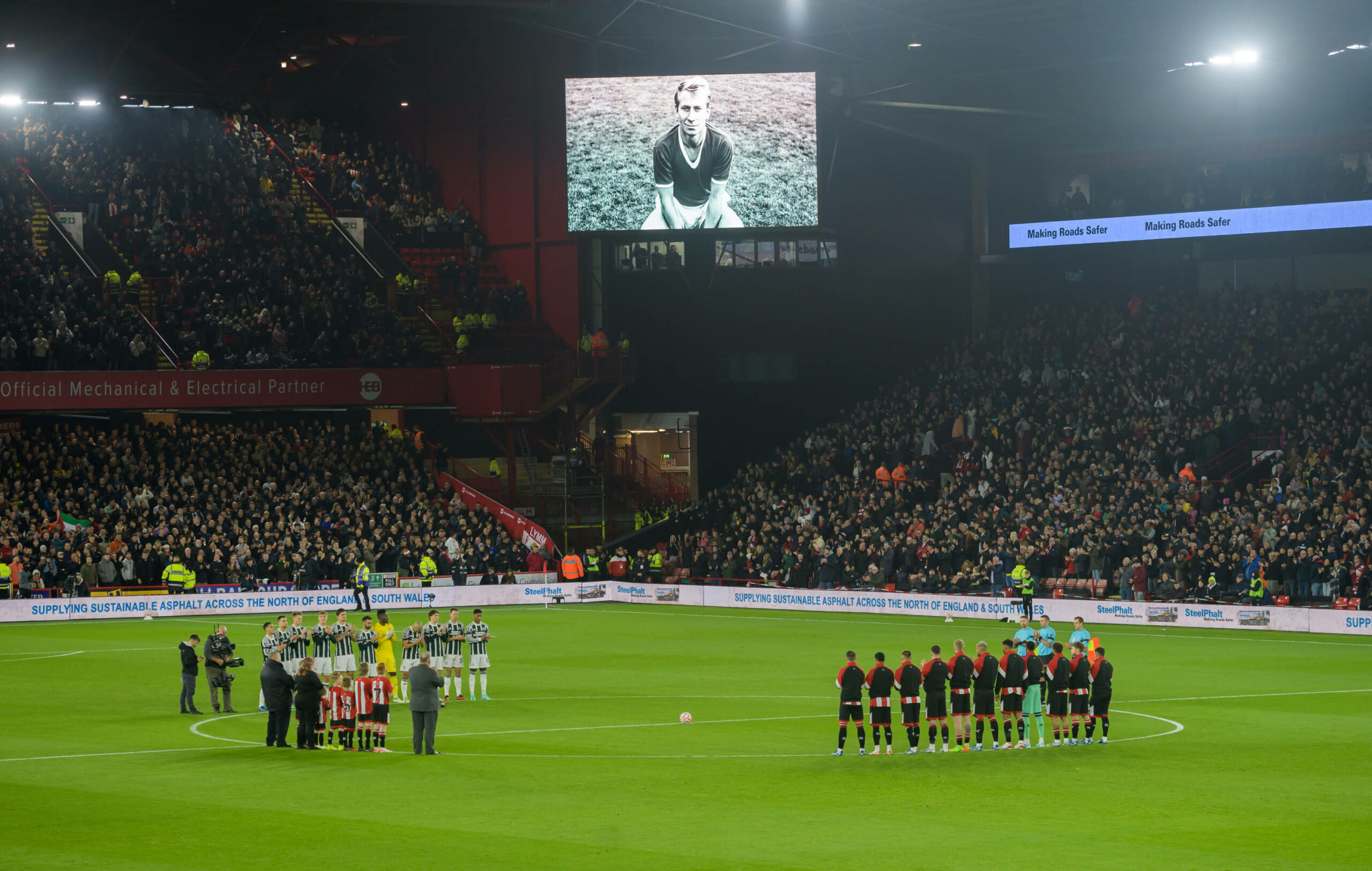 Gedenken an Sir Bobby Charlton im Old Trafford