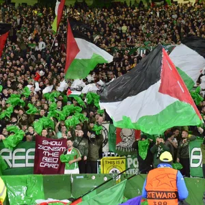 Vor dem Anpfiff gegen Madrid schwenkten viele Celtic-Fans Palästina-Flaggen.